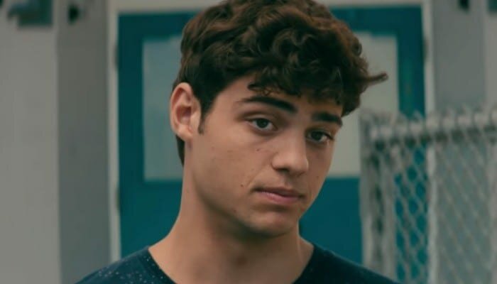 Noah Centineo: «Κάπνισα πολλά πράγματα. Ήταν μία πολύ σκοτεινή περίοδος στη ζωή μου»