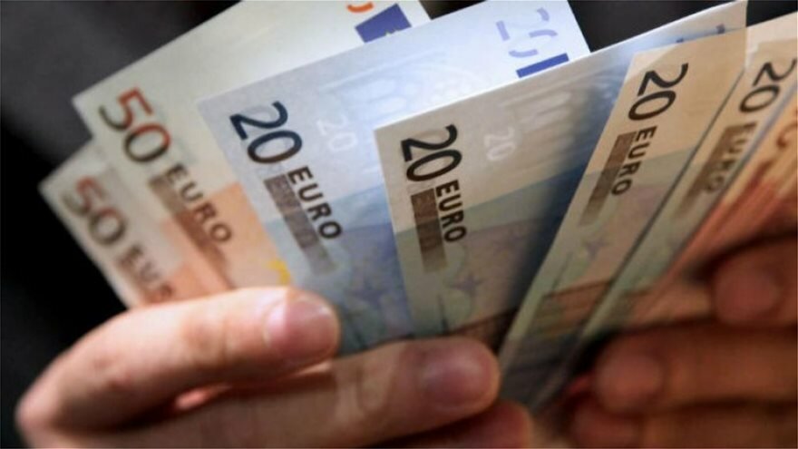 Επίδομα 800 ευρώ: Από αύριο οι αιτήσεις – Ποιοι το δικαιούνται