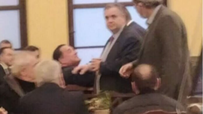 Αδωνις